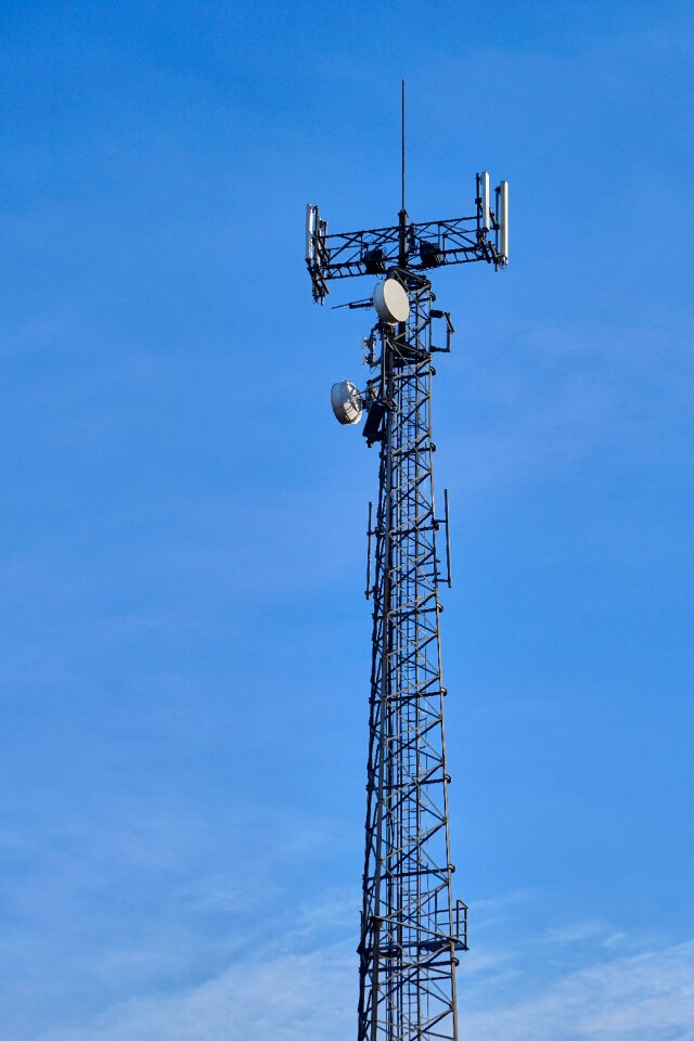 Telecommunication mast radio mast the antenna