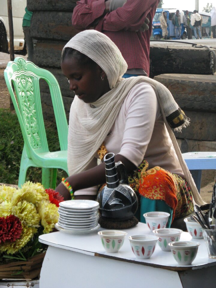 Tea africa women
