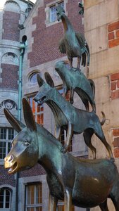 Statue bremen town musicians monument
