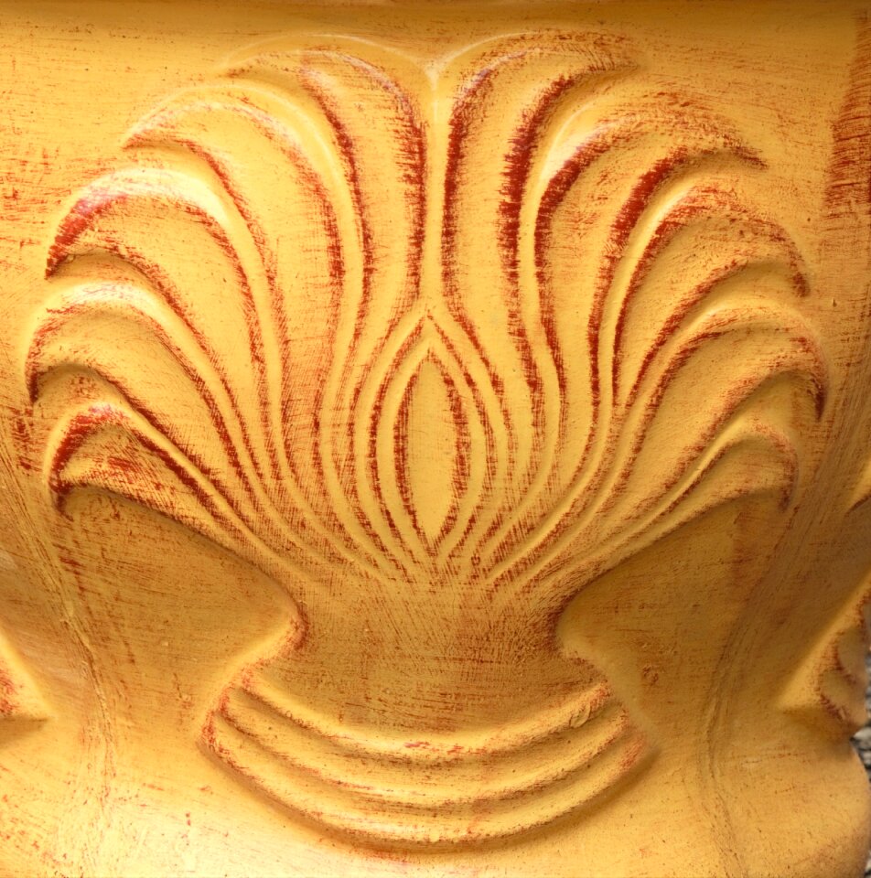 Garnish relief decoration