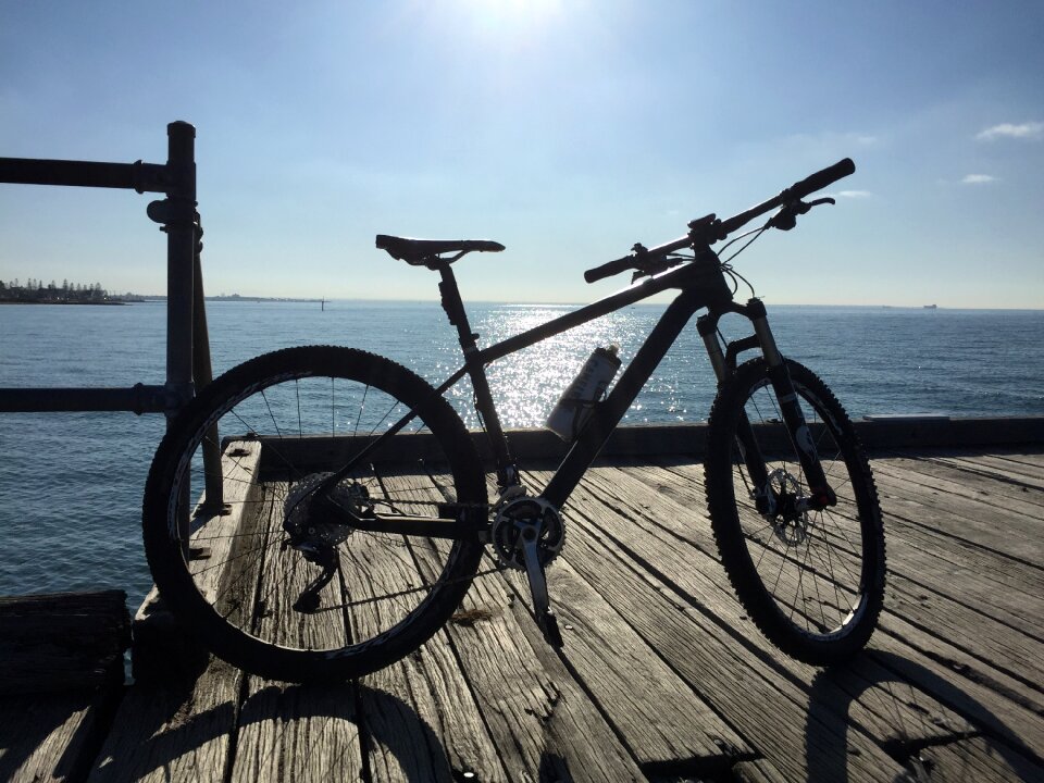 Silhouette horizon blue bike