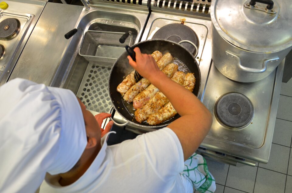Kitchen cook food