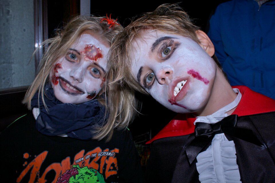 Children's carnival halloween vampire