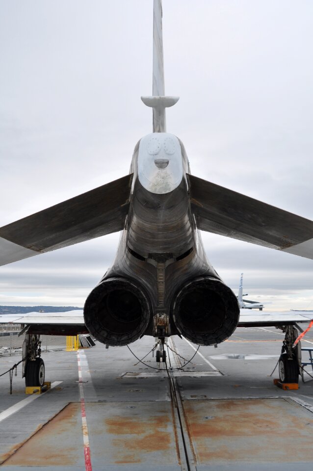 Aircraft carrier jet engines