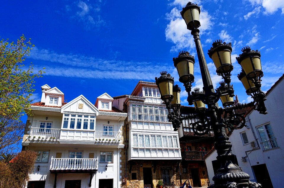 Facade white decoration