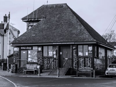 Walton on the naze essex architecture photo