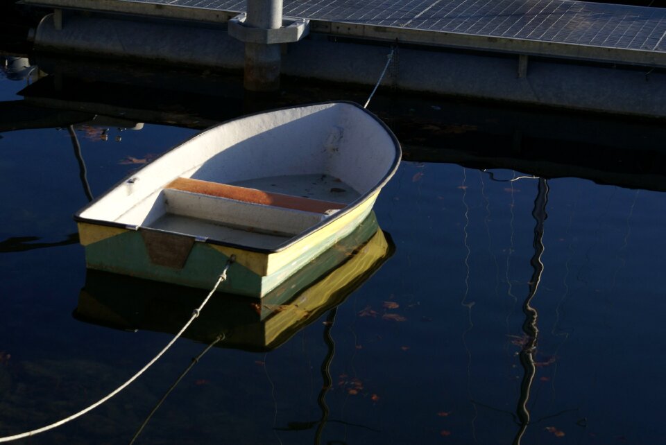 Reflection water contrast