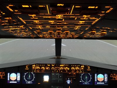 Airbus a320 simulator cockpit