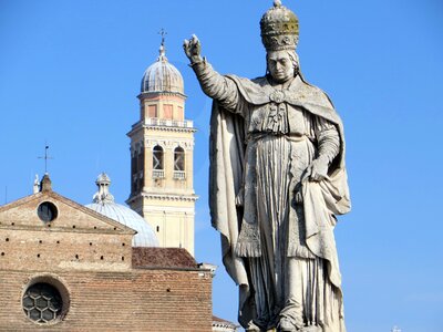 Pope statue basilica