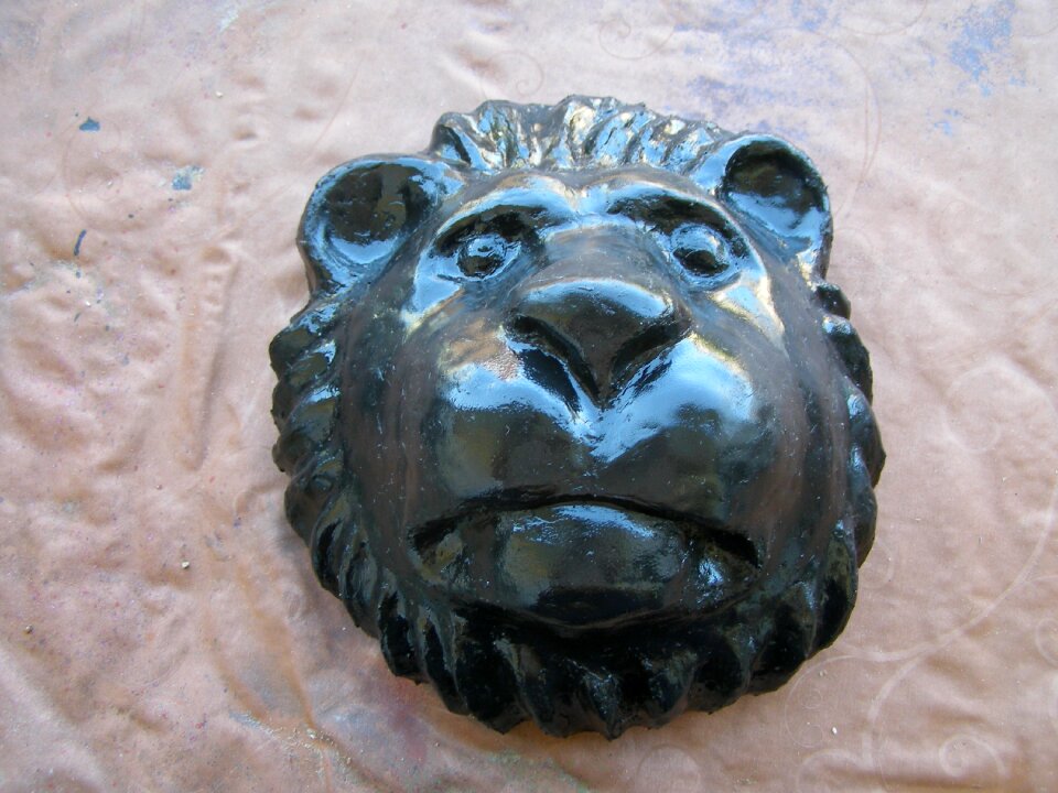 Lion head art hand labor