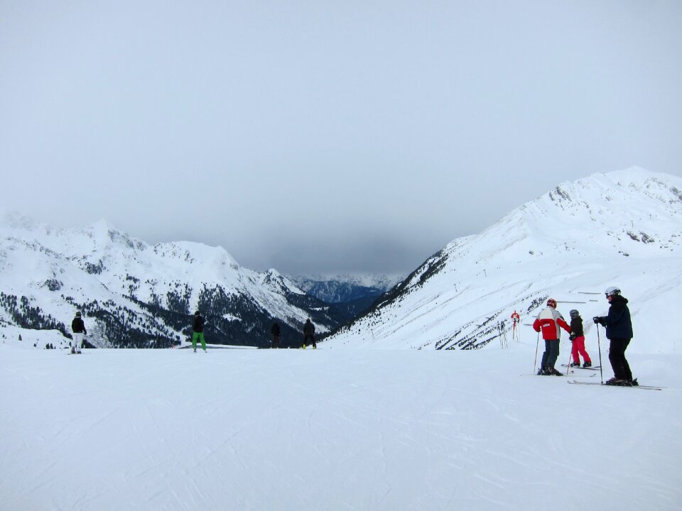 Ski ski piste mountain