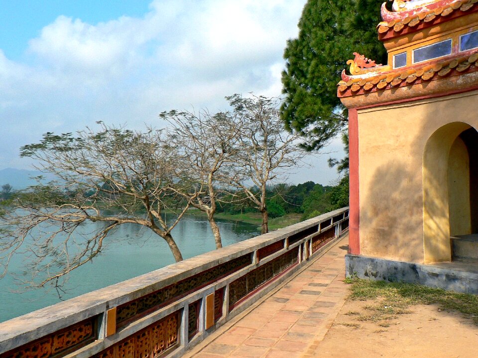 Single lady panorama quiet