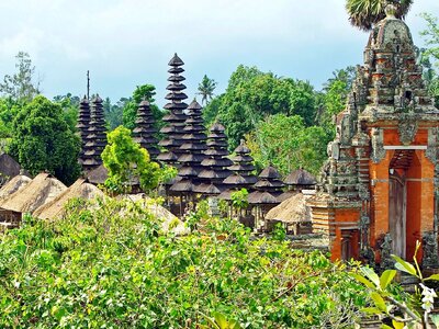 Mengwi multiple roofs constructions