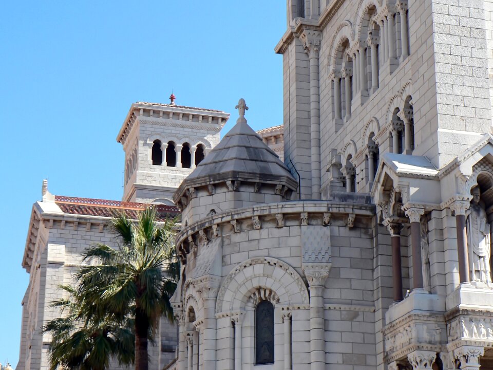 Monument apse architecture