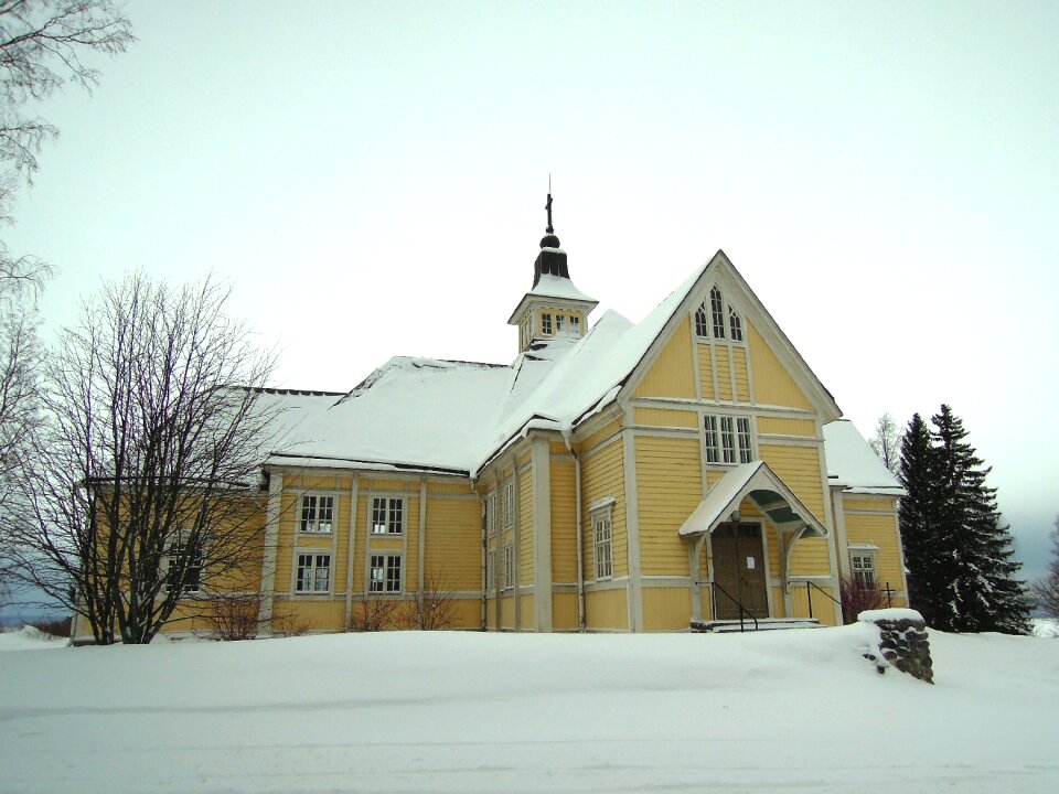 Finnish cruciform church building