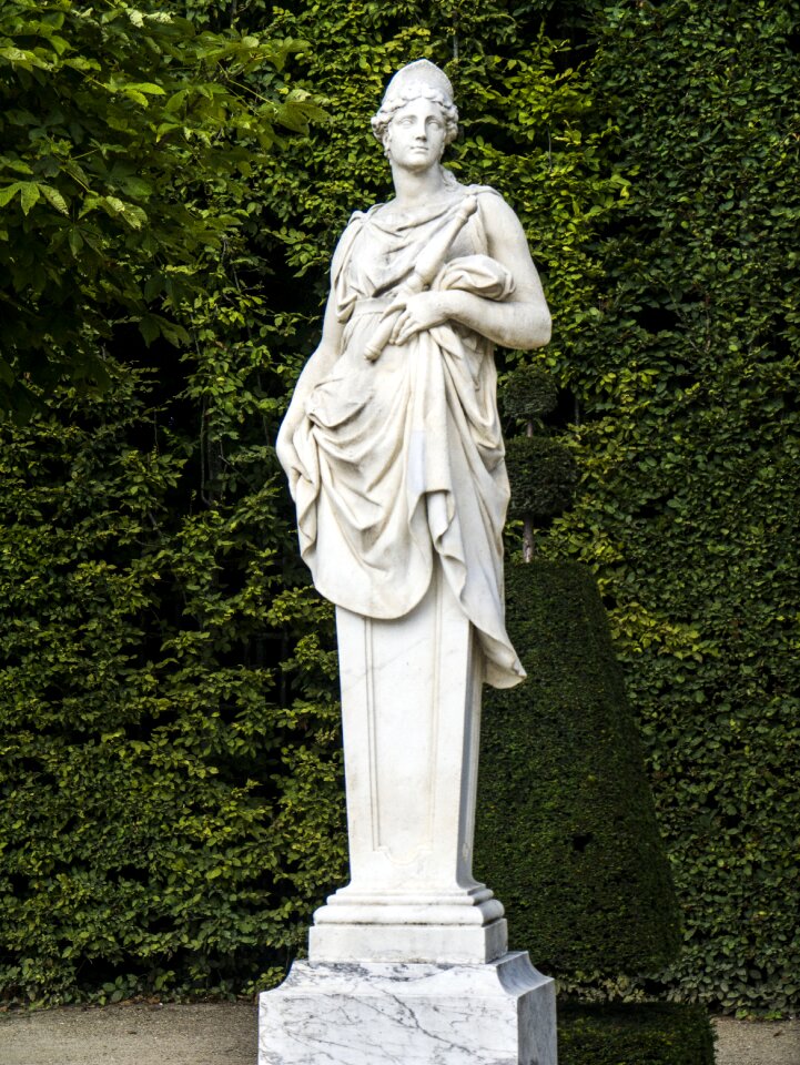 Château de versailles statue garden