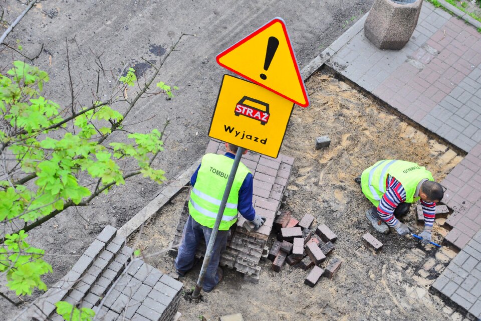 Pavers excavations robot