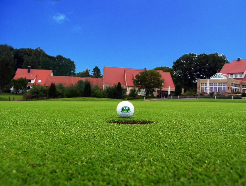 Golf turf golf game play