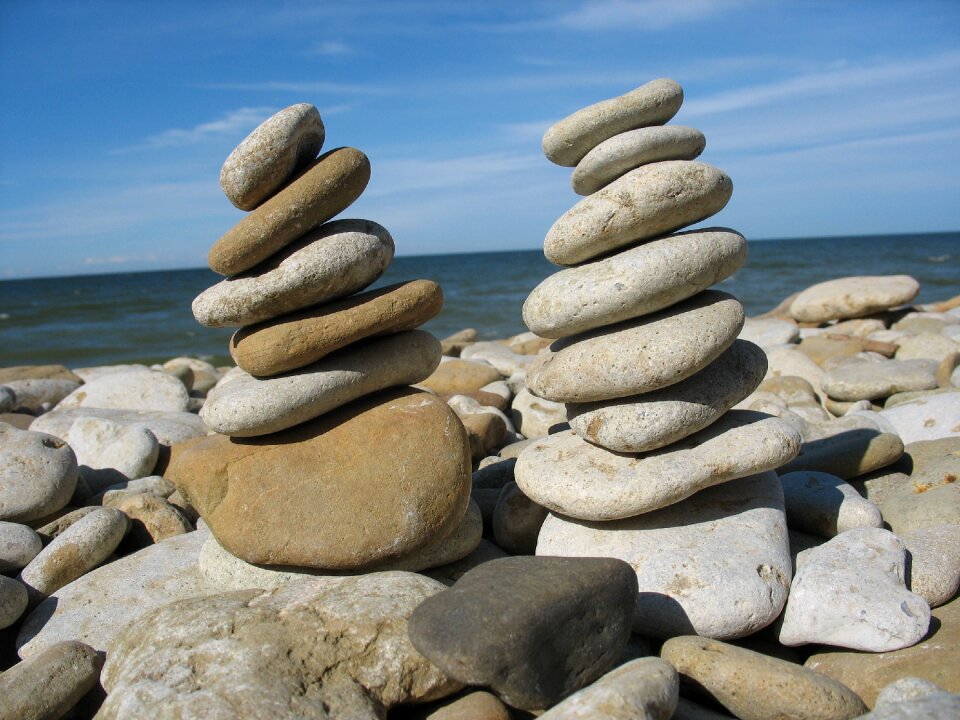 Stones balance horizon
