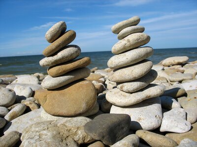 Stones balance horizon