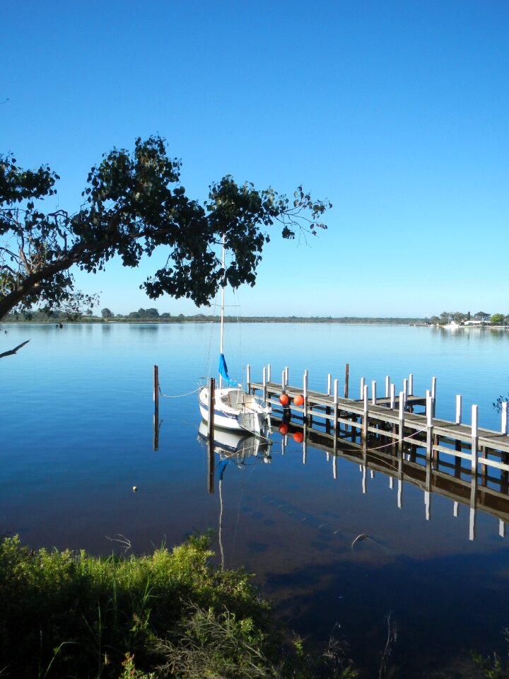Pier metung water