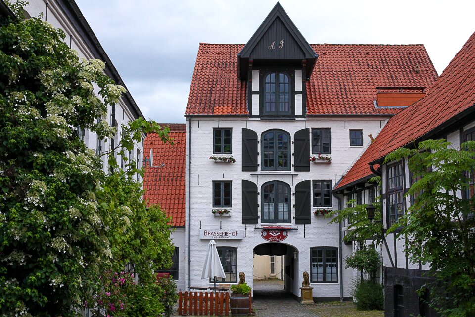 Building old facade