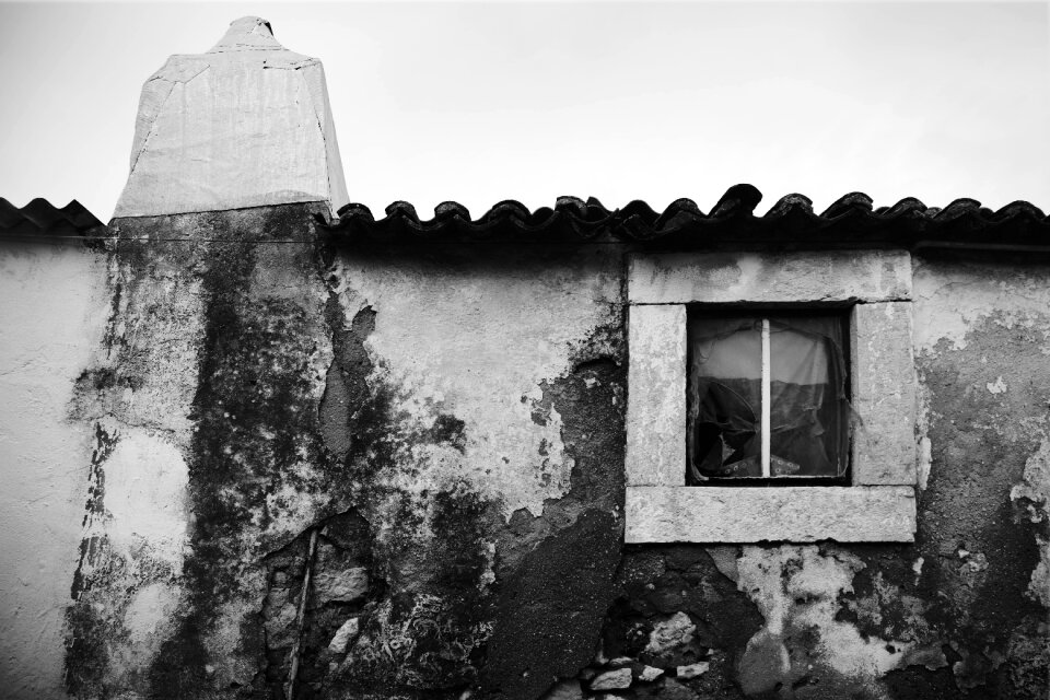 Black and white window sky