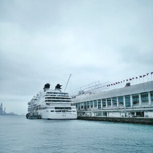 Hong kong pier cruise