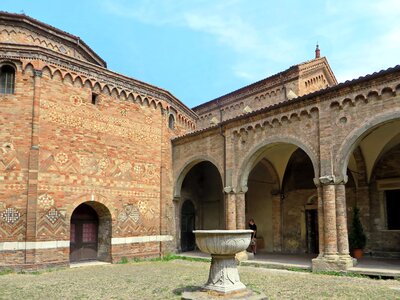 San stefano bricks cloister