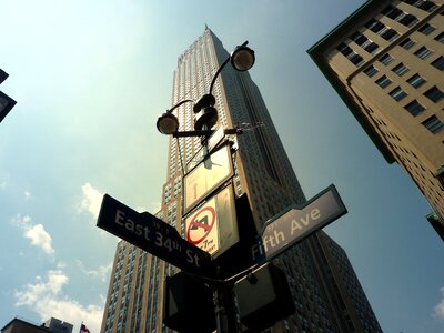 Building 5th avenue sun