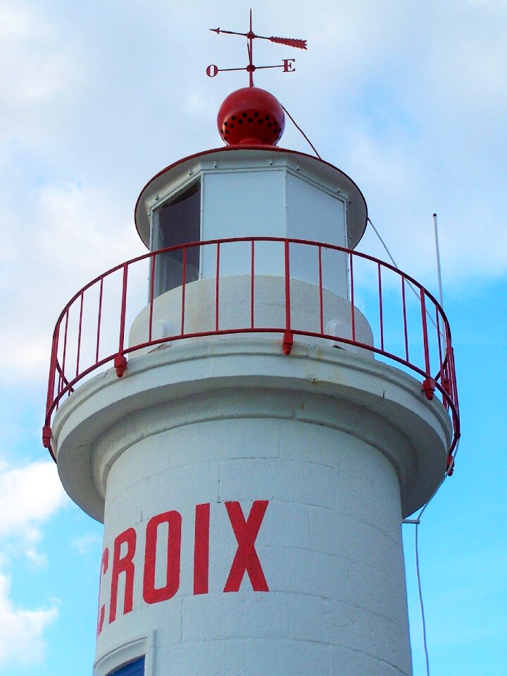 Seaside navigation side