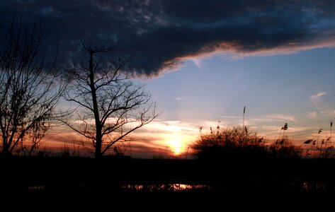 Lake sky red