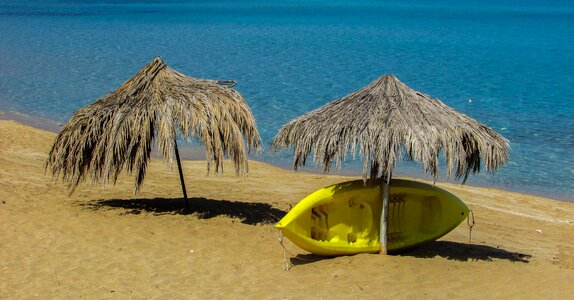 Umbrellas kanoe yellow