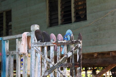 Shoes regulation together