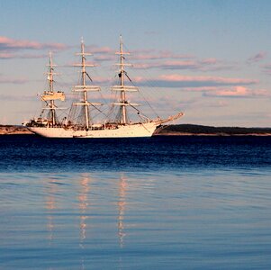 Sea sail vessel photo