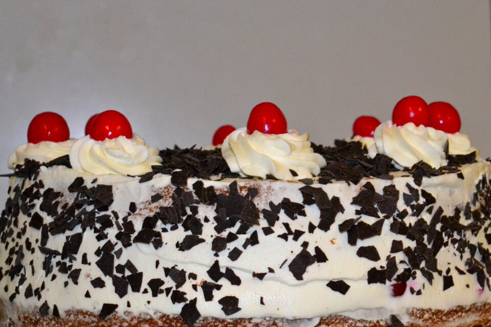 Cream cake chocolate chips black forest cake