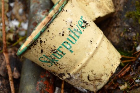 Dirty scouring powder antique