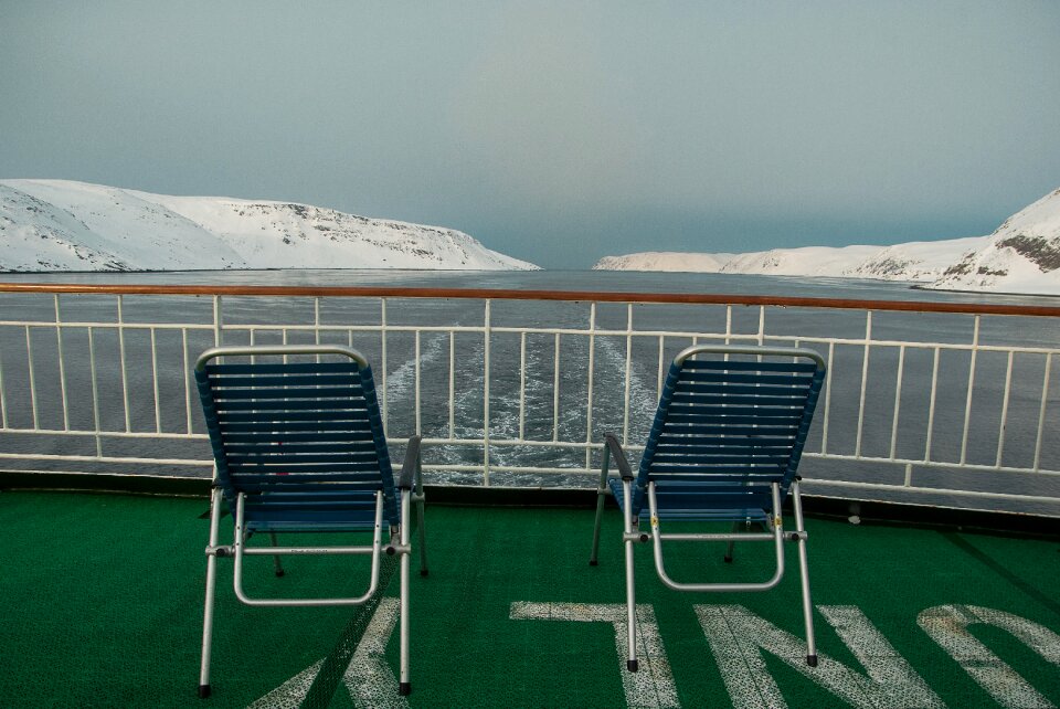 Wake armchair fjord