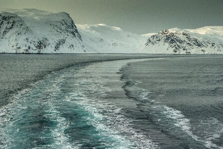 Lapland fjord wake