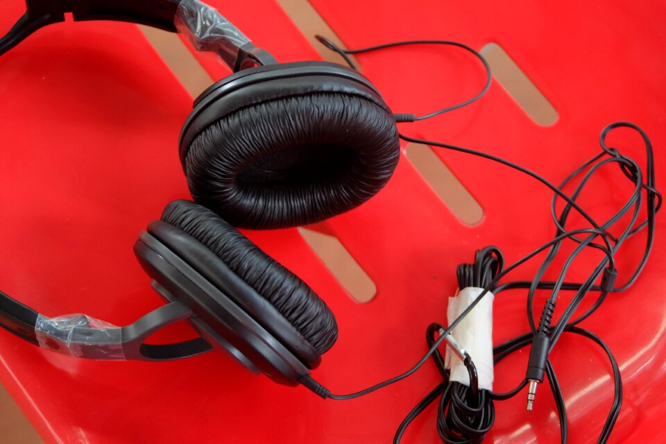 Music headphone listen