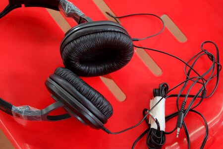 Music headphone listen
