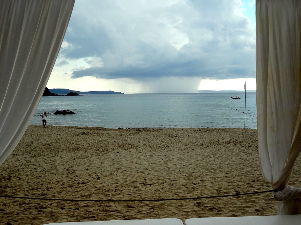 Horizon nebida window