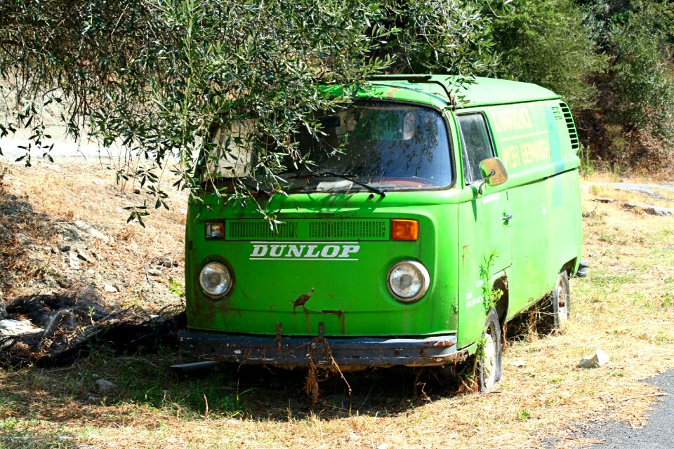 Vw bulli rusted old car
