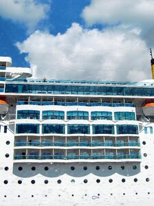 Shipping vacations cruiser