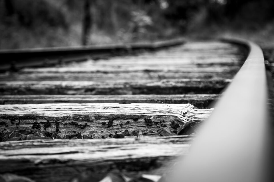 Estrada de ferro railroad black and white