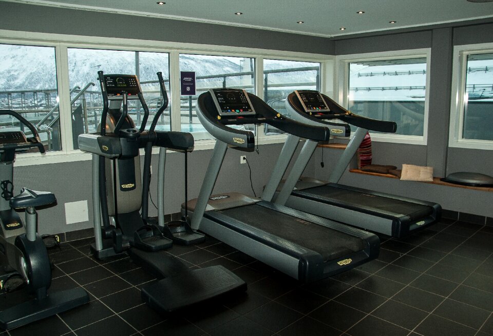 Gym bodybuilding foot race