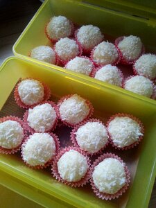 Balls sweet candy