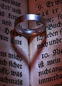 Rings before heart