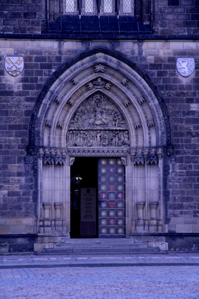 Dark monument gothic