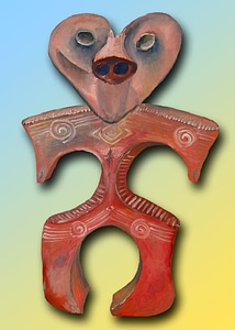 Mundlos heart shaped ceramic